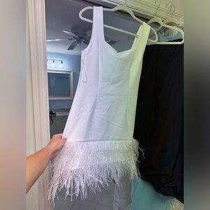 these three boutique white dress!! size M